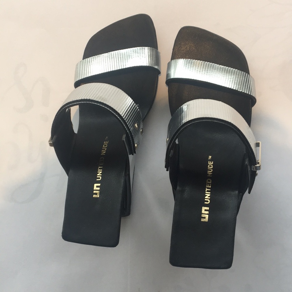 sandals - Picture 3 of 5
